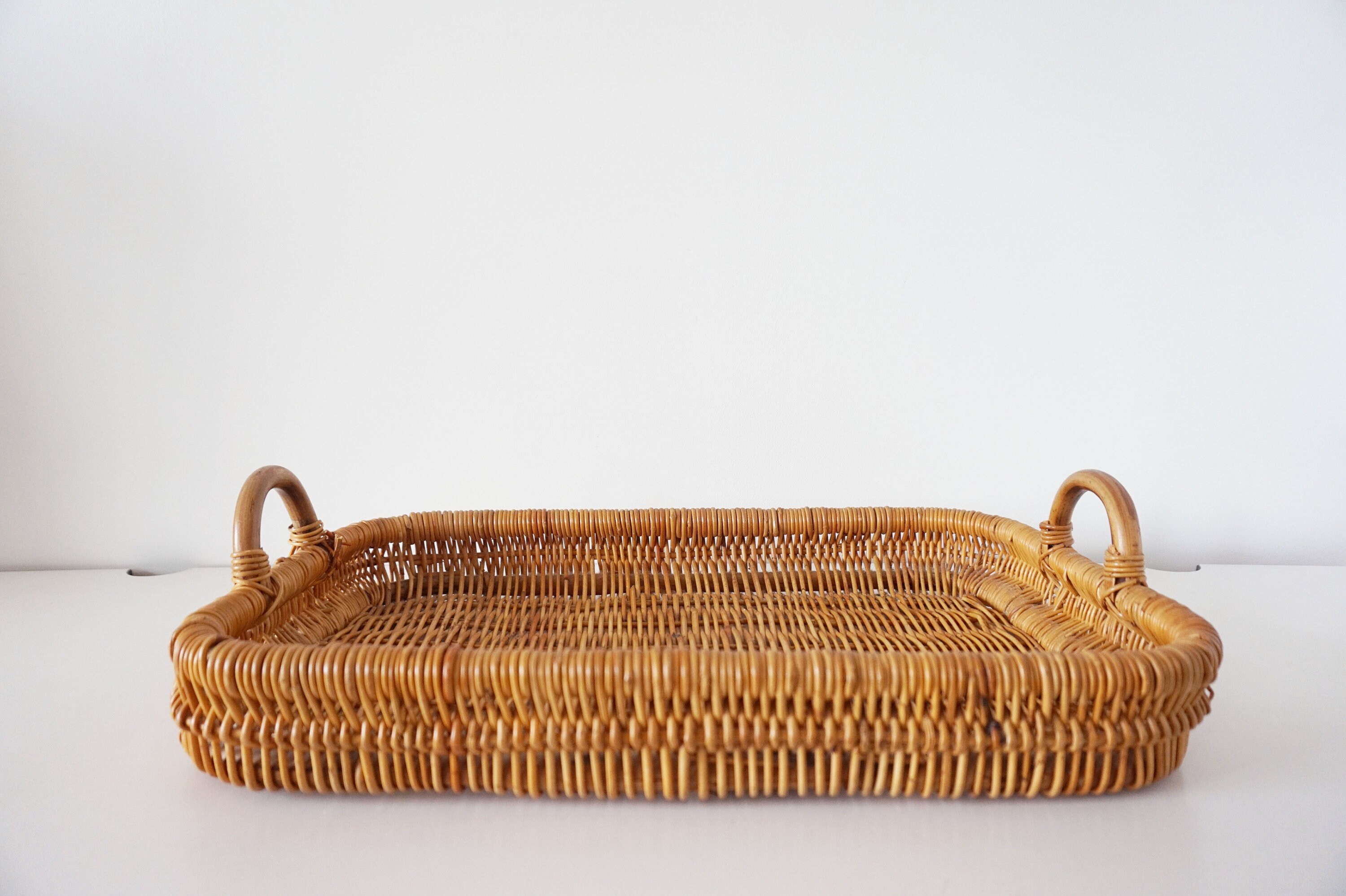 Grand Plateau en Osier Tressé Vintage