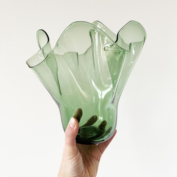 Italian green blown glass handkerchief vase Empoli 1950