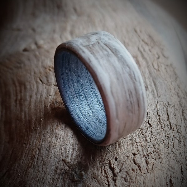 Holzring Grau Blau - Handgemachter Ring - Natürlicher Holzschmuck - Holzringe unter 50 - Nachhaltiger Schmuck - Persönlicher Schmuck -