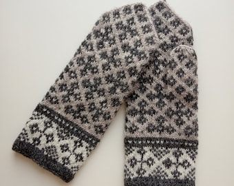 Handmade Latvian mittens, Free Shipping, natural, 100% wool, very soft and warm, cream, white, dark grey colors