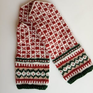 Handmade Latvian mittens, Free Shipping, natural, very soft and warm, wool, terracotta, white, dark green, cream colors