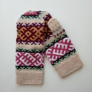 Handmade Latvian mittens, Free Shipping, 100% natural wool, very soft and warm, cream, rose, green, white, violet, bordo colors