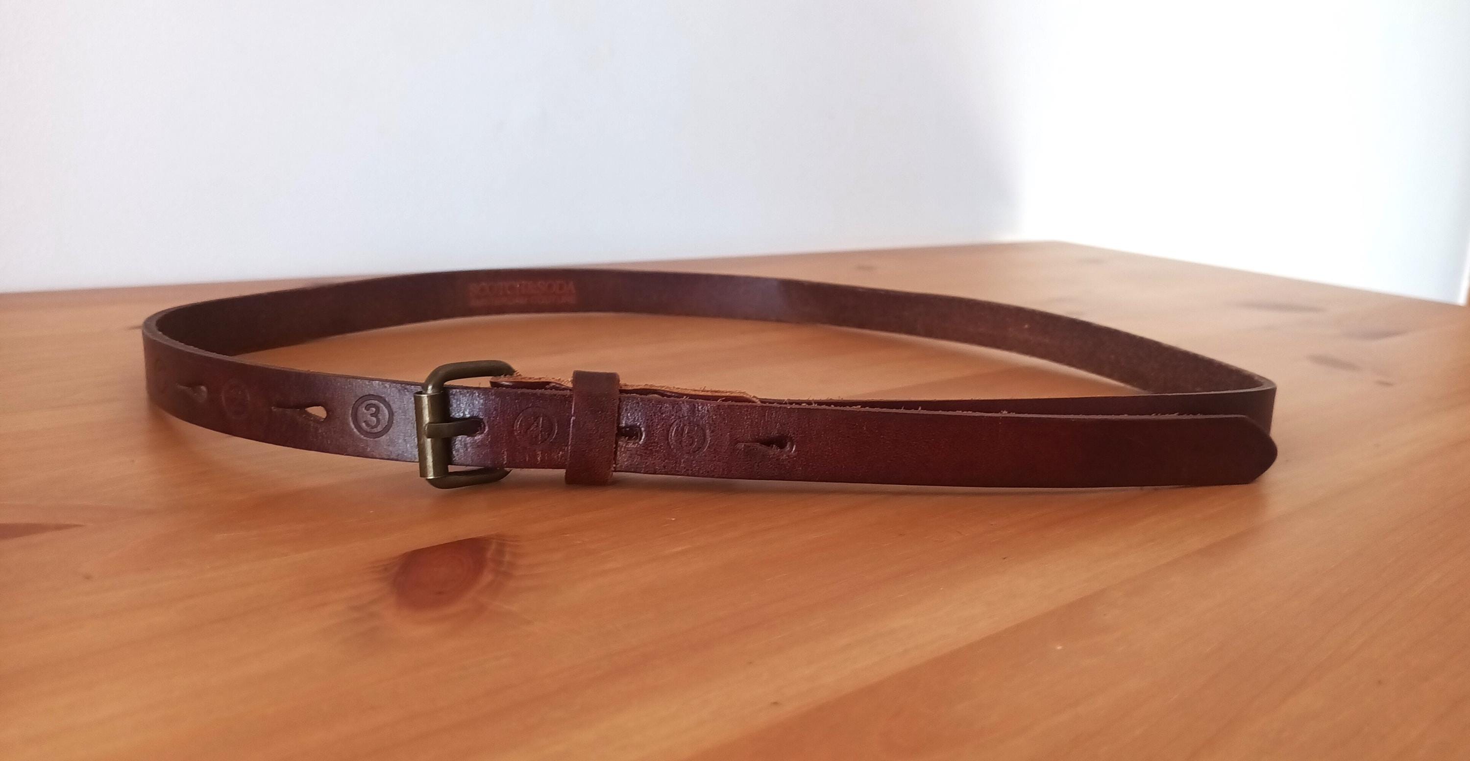 Decoratieve riem, Dames magere leren riem Klassieke effen kleur Legering Turn Lock Dames verstelbare leren riem Slanke dunne tailleriem for jurken Jeans Broeken Jas(Black/Silver Decoratieve riem, Dames magere leren riem Klassieke effen kleur Legering Turn Lock Dames verstelbare leren riem Slanke dunne tailleriem for jurken Jeans Broeken Jas(Black/Silver