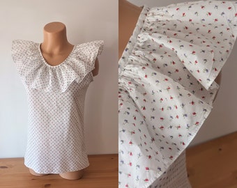 Vintage Women White Floral Cotton Ruffle Collar Top Size XXS/XS Blue Red Small Roses Print Ruffle Collar Top Sleeveless Shirt Bertha Top