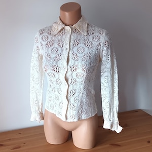 Vintage Women White Mesh Top Size S/M White Floral Top Stretch Top