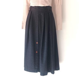 Vintage Women Gray Dirndl Wool Midi Skirt Size L/44 Dark Gray Midi Wool Skirt Buttons Front Skirt Charcoal Trachten Oktoberfest Gray Skirt