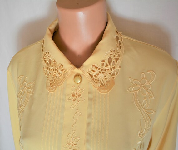 Vintage Women Embroidered Lace Collar Blouse Size… - image 8