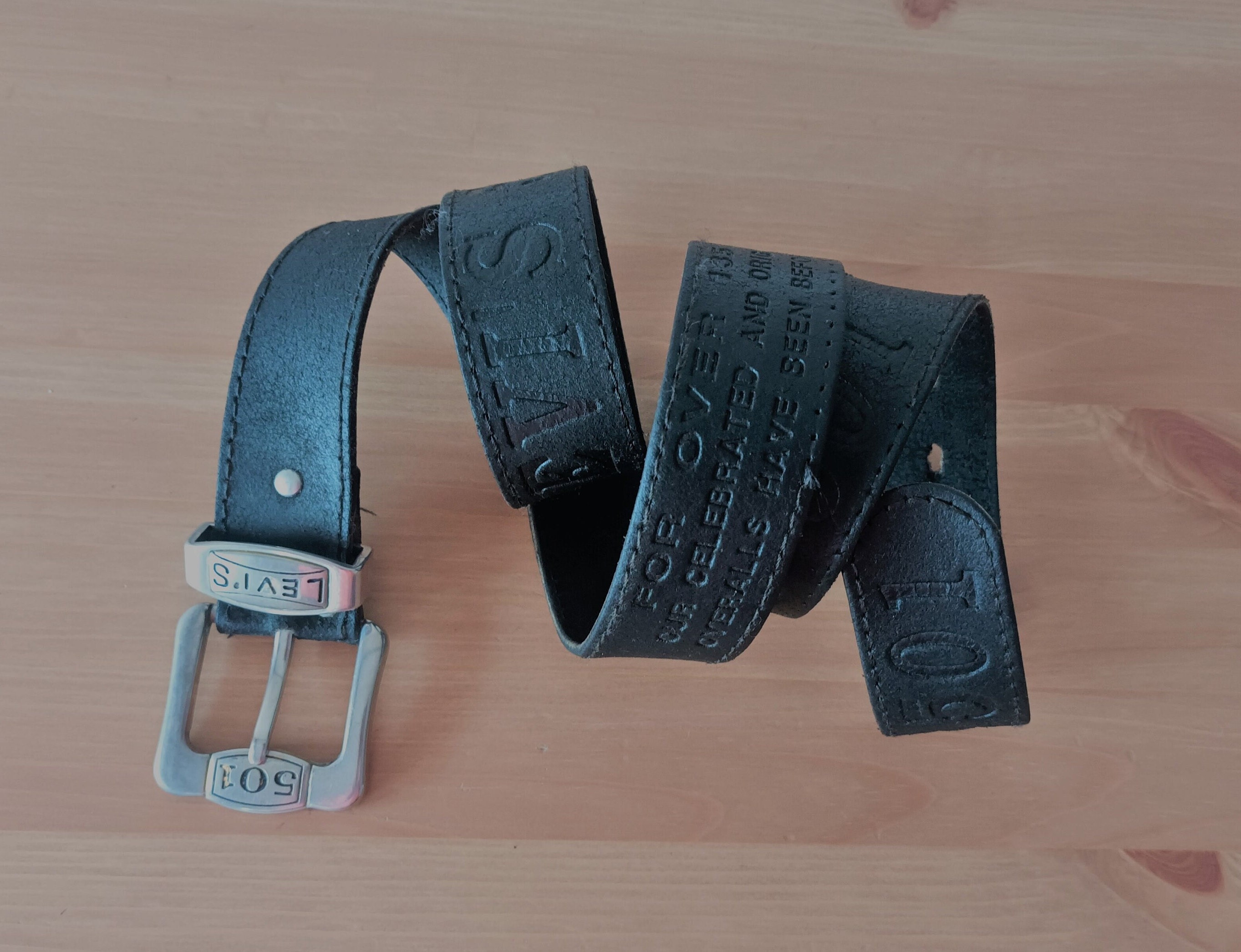 Levis 501 leather belt top