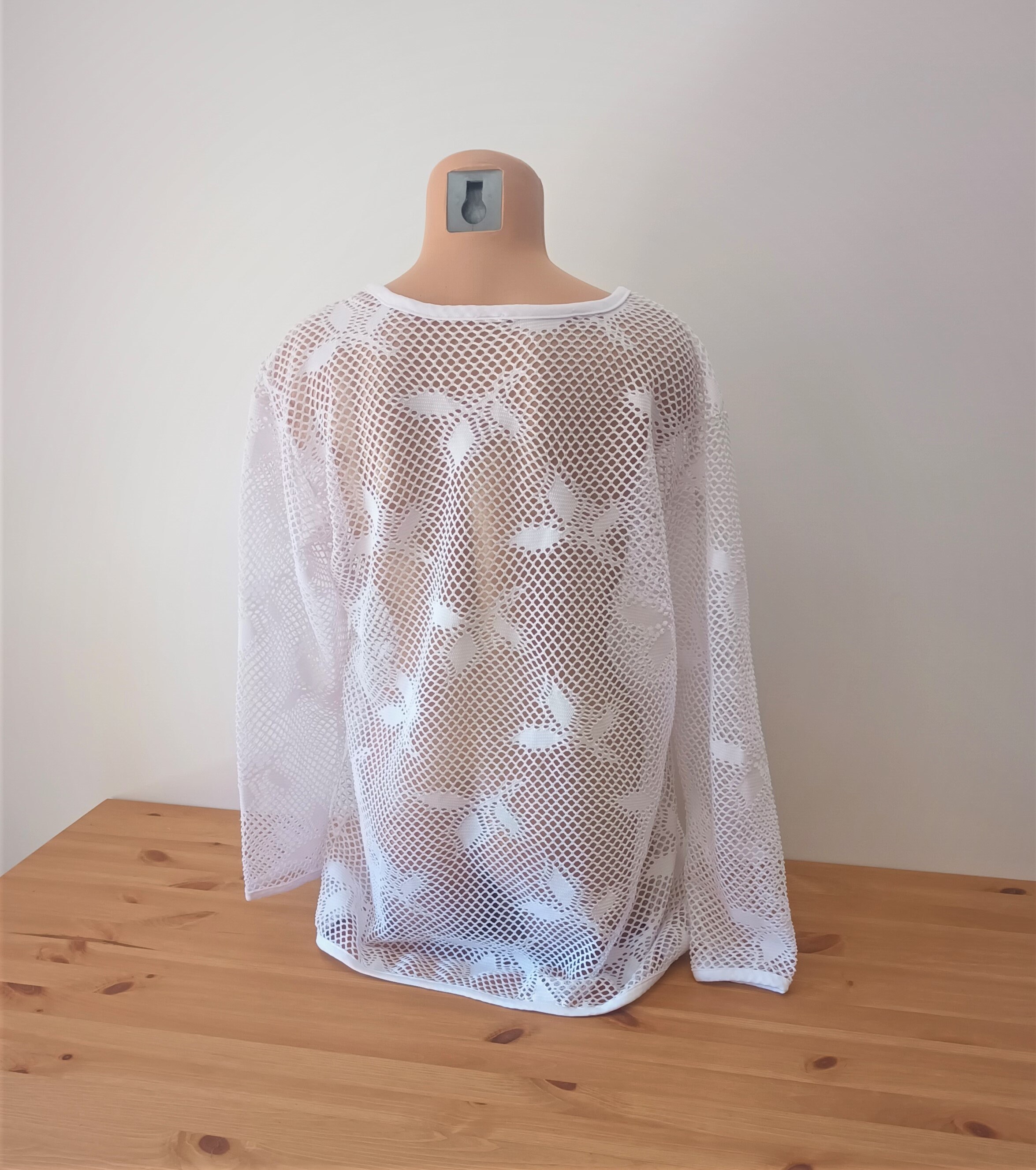 Vintage Women White Mesh Top Size S/M White Floral Top Stretch Top