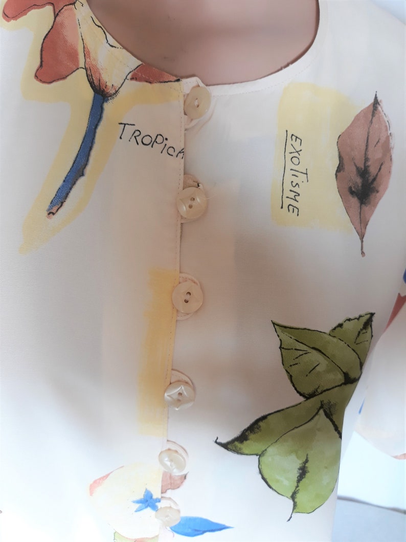 Vintage Women Blouse Shirt Size L Beige Green Blue Plants Leaves Apples Print Short Sleeve Shirt Button Pastel Colors Summer Viscose Top