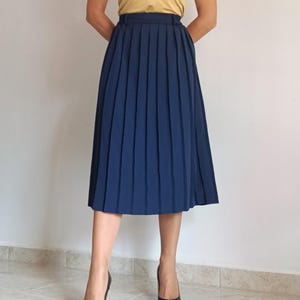 Vintage Women Dark Blue Midi Plisse Skirt Size L Pleated Navy Blue Midi Skirt Old School Y2K Style Below Knee Length Skirt Elastic Waist