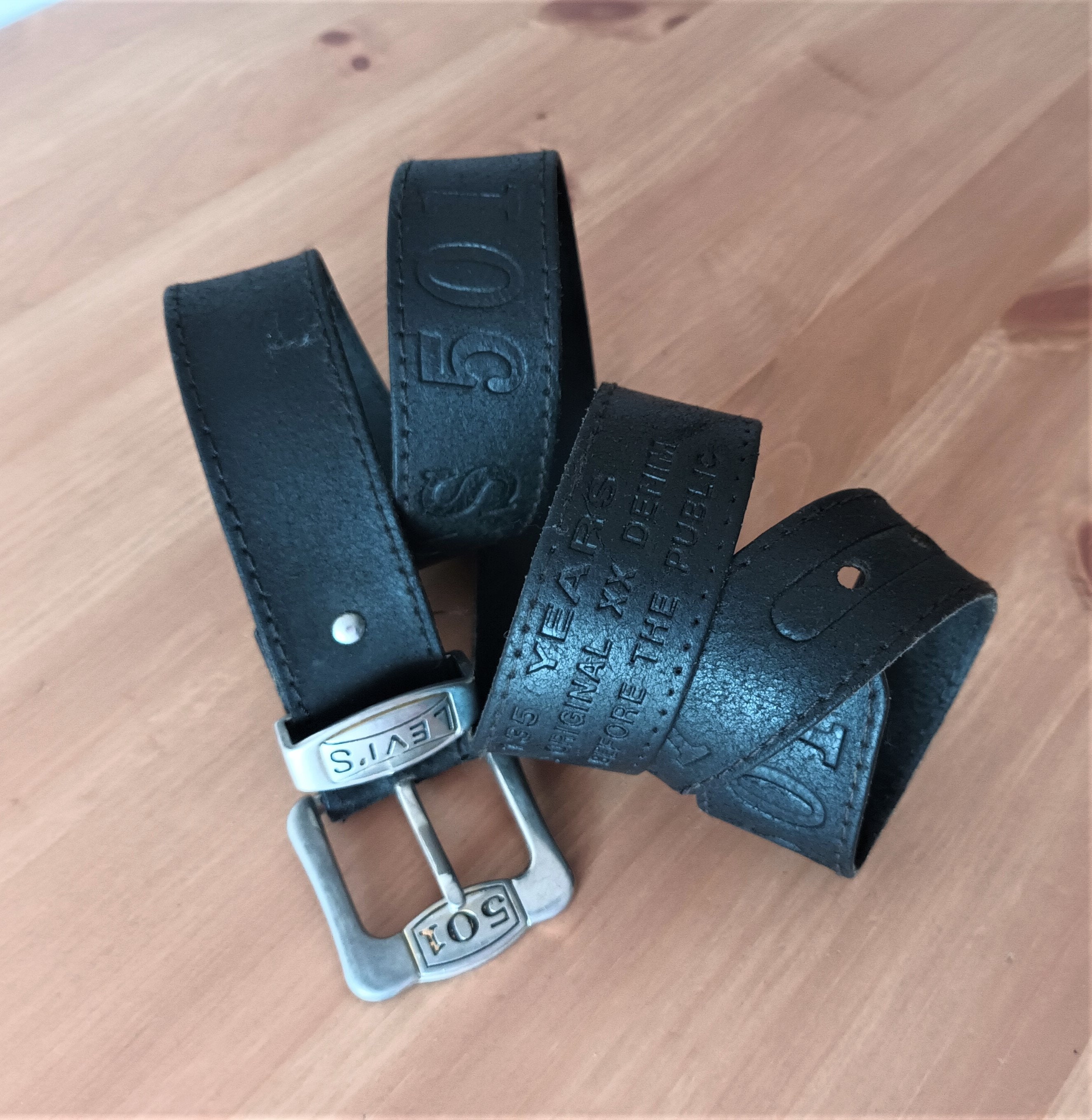 Vintage Levi's 501 Leather Belt Men's Black Levis Leather Belt Genuine Leather Belt Square Silver Tone Buckle Levi's Logo Belt Vintage Levi's 501 Leather Belt Men's Black Levis Leather Belt Genuine Leather Belt Square Silver Tone Buckle Levi's Logo Belt