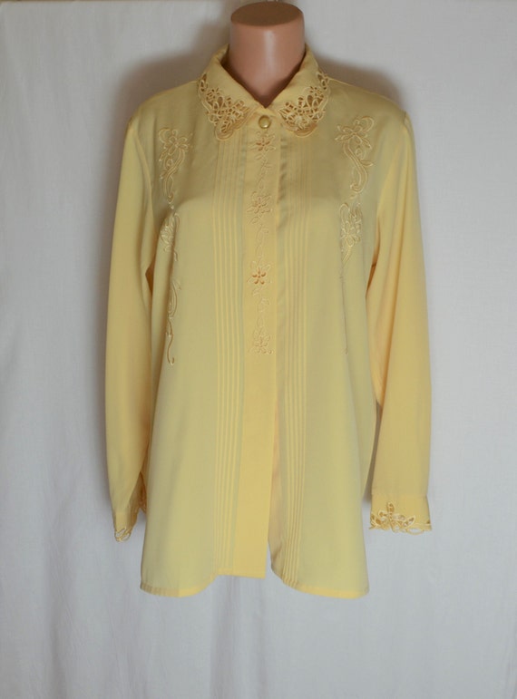 Vintage Women Embroidered Lace Collar Blouse Size… - image 4