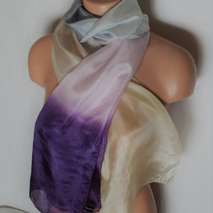 vintage Foulard en soie pour femme, violet beige gris ombré foulard en soie roulé à la main peint à la main longue écharpe en soie légère châle multicolore