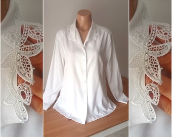 Vintage Women White Shirt Size XL/48 Eyelet Lace Collar with Rhinestones Blouse Long Sleeve Buttons Minimalist Casual Office Solid Shirt