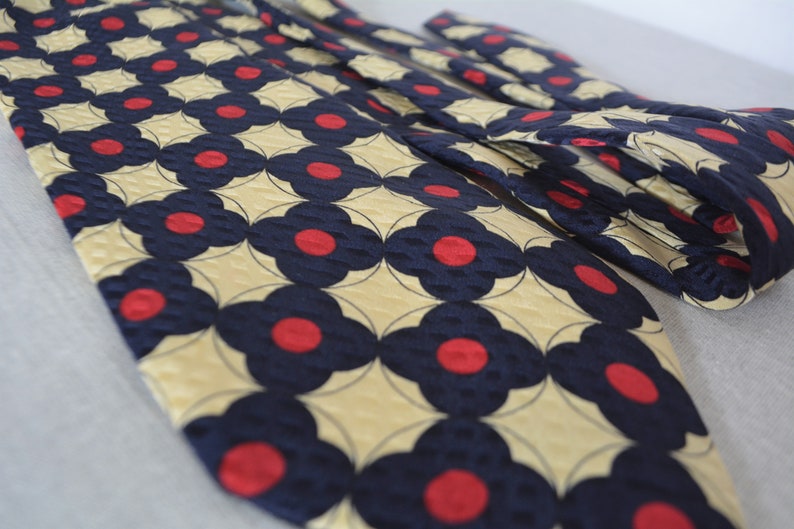 Vintage Gino Rossini Men/'s Silk Tie Red Navy Blue Beige Necktie Floral Print Silk Tie Geometric Print Tie Cravate Krawatte Made in Italy Tie