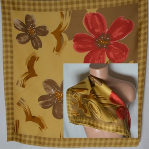 Vintage Small Square Floral Satin Scarf Red Flower Beige Kerchief Made in Italy Floral Bandana Red Brown Necktie Bags Acccessory Hairband