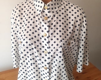 Vintage dames zwart witte blouse maat XL/46 zwart wit abstract shirt blouse met korte mouw top goudkleurige knopen blouse met kraag