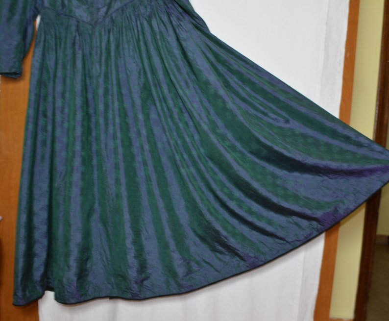 Rare Vintage Women Silk Dirndl Maxi Dress Size S/M Jacquard Green Purple Chameleon Long Dress Long Puffy Sleeve Renaissance Fairytale Dress image 4