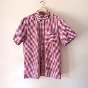 Vintage Men&#39;s Dirndl Plaid Shirt Size L Raspberry White Trachten Short Sleeve Shirt Tyrol Loden Oktoberfest Bavarian Folk Chest Pocket Shirt