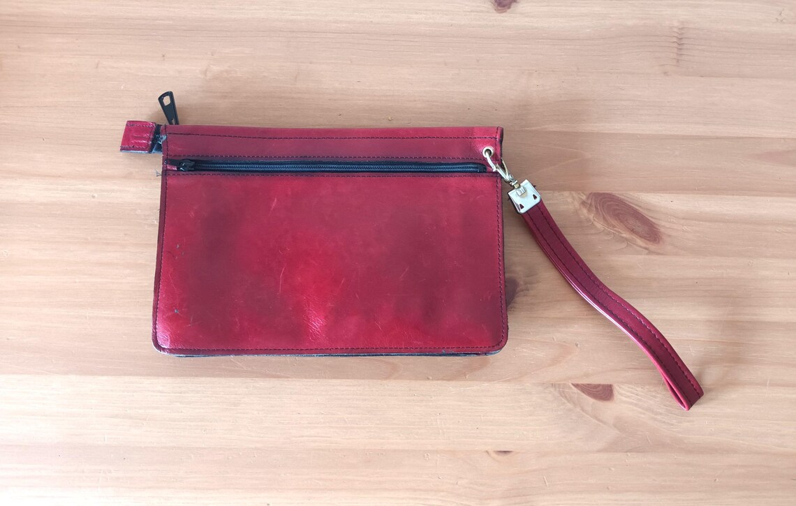 Vintage Deep Red Leather Men's Purse Handmade Men's Clutch Bag Dark Red Zipped Wristlet Leather Purse Phone Pouch Bag Zipped Leather Handbag, foto 4 di 5