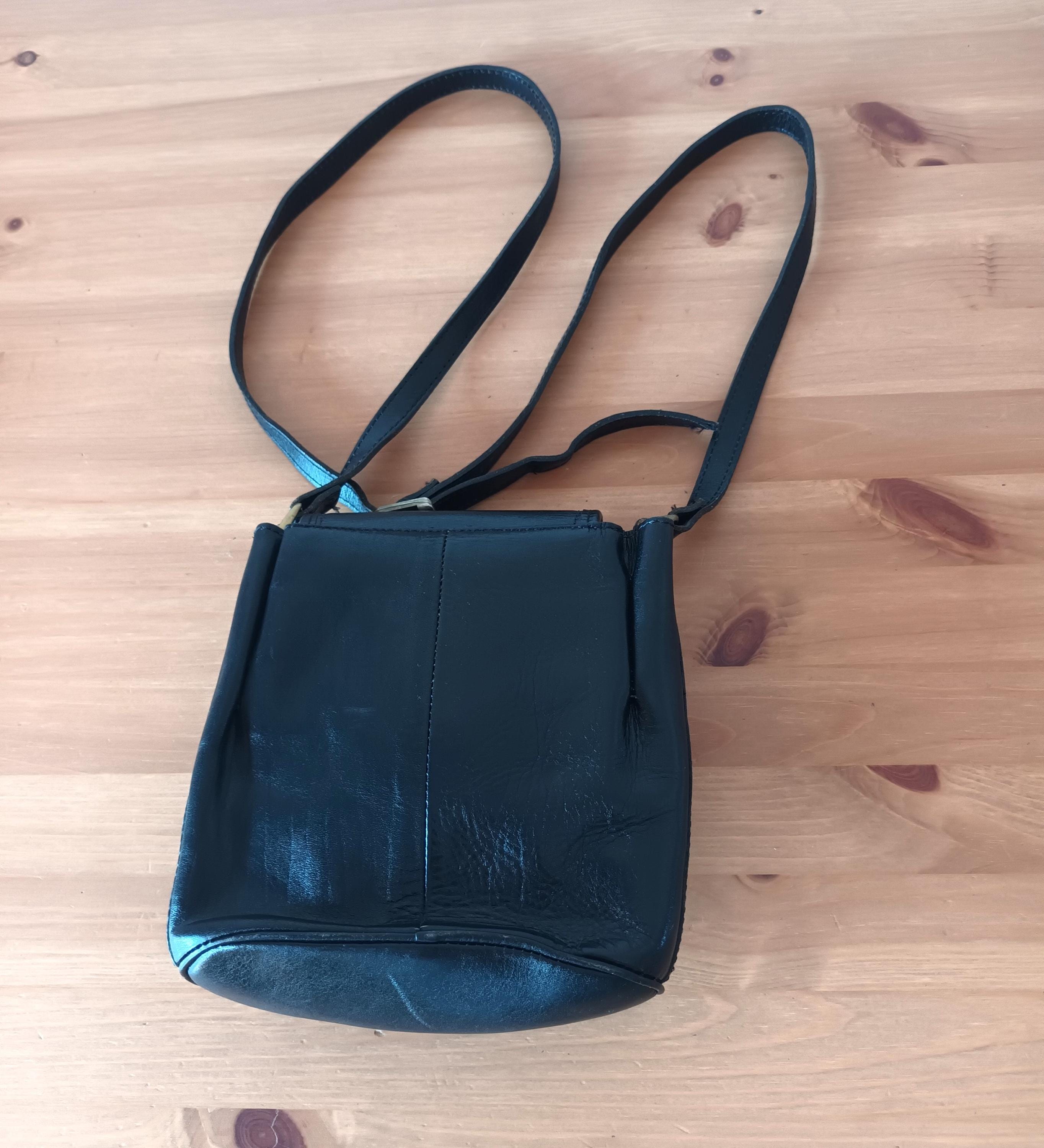Made in Italy. Luxe.レディースバッグHand made. Italian Handmade Leather Tote for Woman Elegant Flower Lock