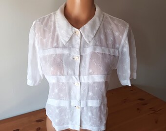 Vintage White Semi Sheer Short Sleeve Blouse Size S/36 Embroidered