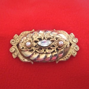 Vintage Nouveau Style Brooch Gold Tone Oval Brooch Accessory Pin for Jacket Blazer Classic Retro Brooch Pin Clip Buckle Old Gold Brooch