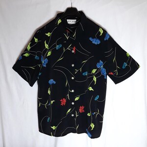 Chemisier à fleurs noir vintage pour femmes, taille L/XL, chemise à manches courtes à fleurs rouges bleues noires, boutons de coquille, couleurs vives, haut à col d'été
