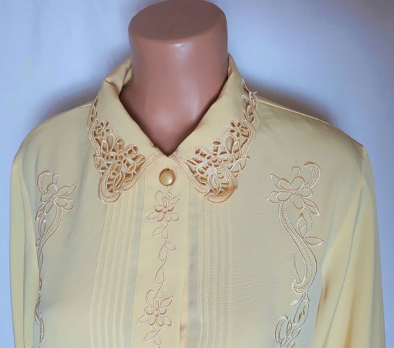 Vintage Women Embroidered Lace Collar Blouse Size… - image 1