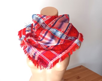 Bufanda de seda vintage roja y azul, bufanda de seda cuadrada jacquard roja y azul, bufanda de seda de doble cara, flecos sin rematar, bufanda de seda con estampado floral a cuadros y rosas.