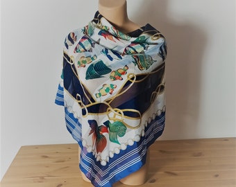 Bufanda cuadrada vintage azul y verde con estampado de océano y mar, con estampado de peces y acuario, hecha en Italia, con cadena azul dorada transparente y multicolor.