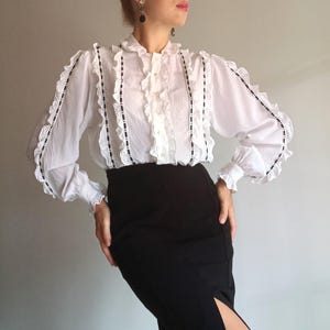 Vintage Women White Shirt Size M/40 Ruffled White Black Long Ruffled Sleeve Blouse Solid Ruffled Shirt White Ruffled Collar Buttoned Blouse