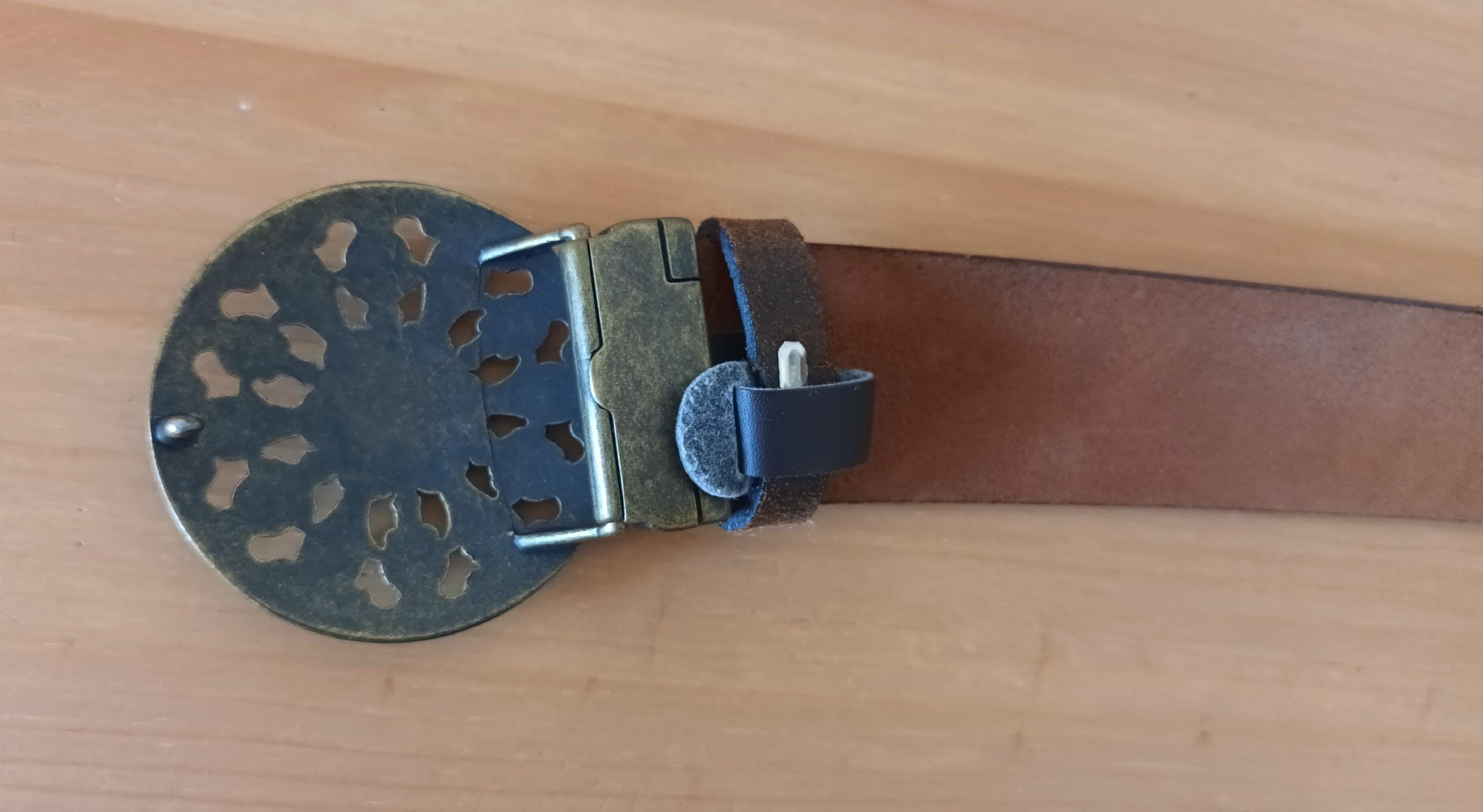 Vintage Women Brown Leather Belt Round Bronze Buckle With  display picture 1
