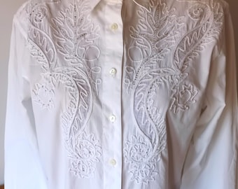 RARE Vintage Womens Cotton White Embroidered Shirt Size M White Solid Cotton Eyelet White Blouse Long Sleeve Shirt Buttons Embellished Shirt