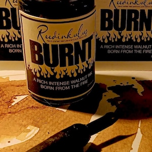 BURNT é a tinta nogueira mais rica, profunda e intensa.