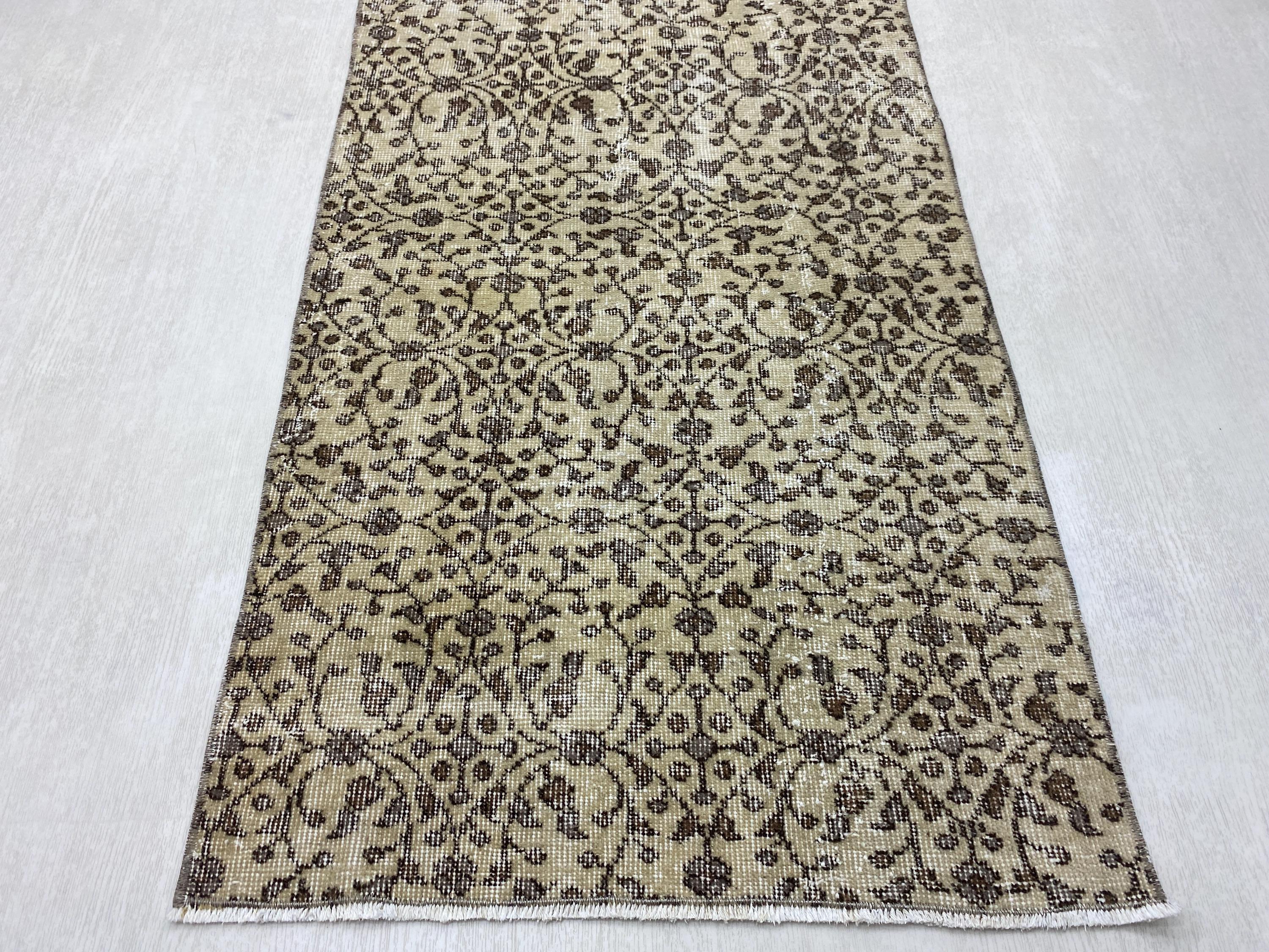 ヴィンテージフローラルトルコランナーラグ、ベージュウール、2.6x7.7