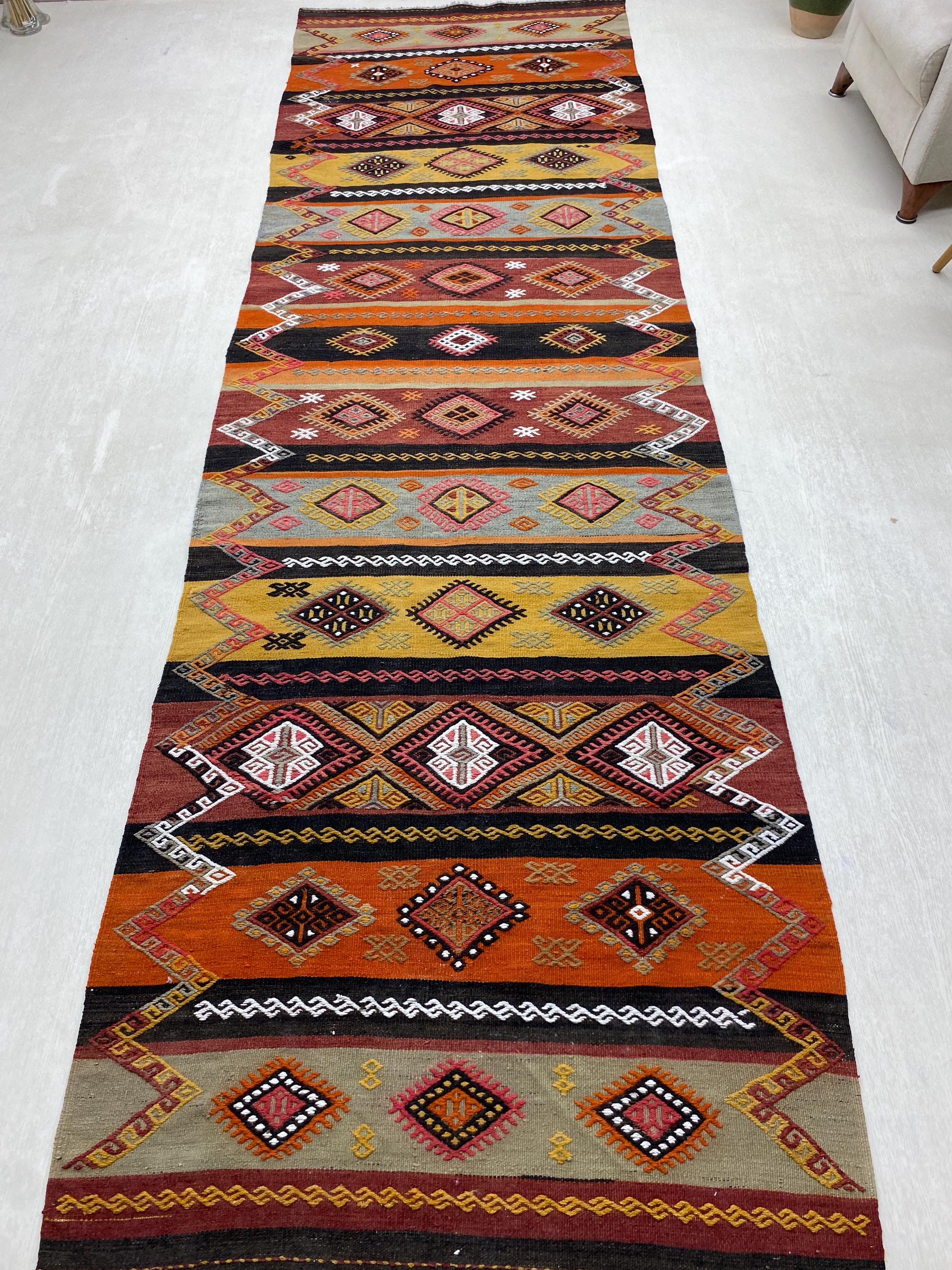 ヴィンテージ トルコ キリム ランナーラグ、手織りウール、カラフルな