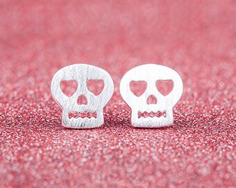 4048 Antique Silver Ghost Dangle Earrings