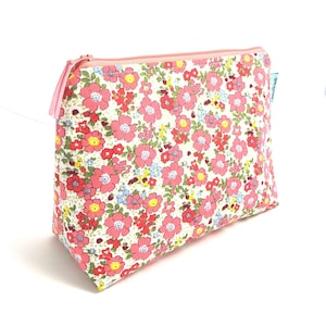 Modern wash bag, makeup bag, Cosmetic bag, Toiletry bag, Flowers, Gift for her