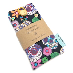 Sunglasses case, Padded glasses pouch, Day of the Dead, Skulls and flowers
