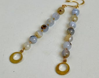 Blauer Spitzen Achat und Gold Ohrringe