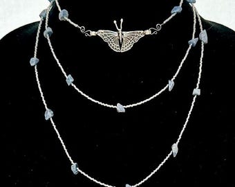 Rohe Blauer Saphir Station Halskette mit Butterfly-Verschluss