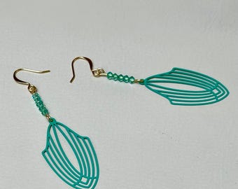 Aqua Swarovski Kristall und Laser geschnitten Emaille Ohrringe