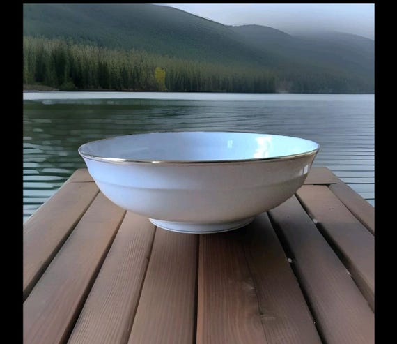 Charles Field Haviland white salad bowl with gold trim Limoges porcelain 1876/1883