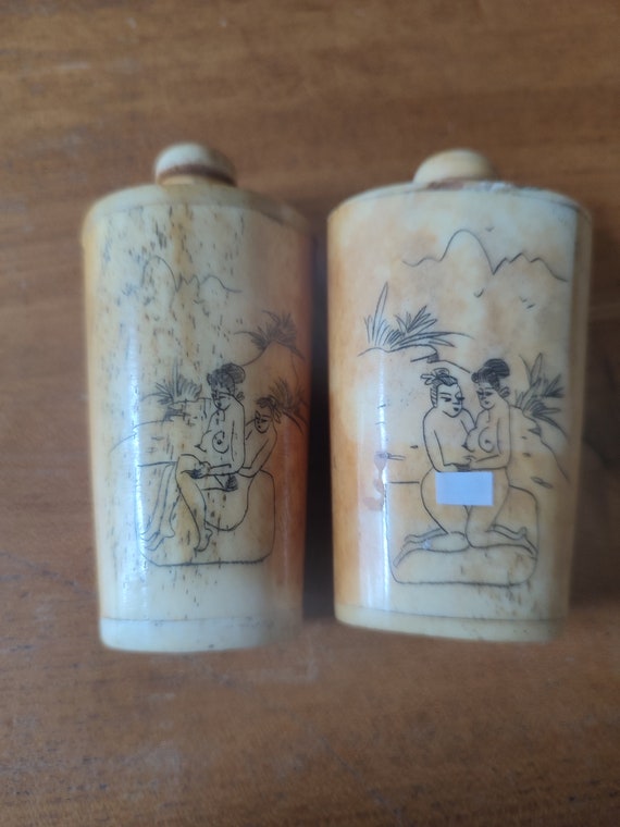 Two snuff boxes erotic decor China or Japan snuff box curiosa bottle tobacco flask