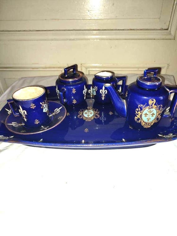Lunéville selfish service tray cup jug creamer sugar bowl with the arms of Joan of Arc