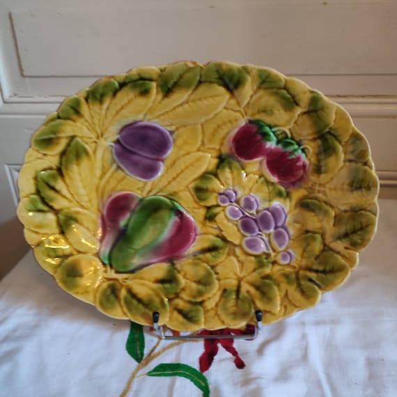 PV France oval barbotine dish with fruit decoration 1920/1950 Sarreguemines French earthenware