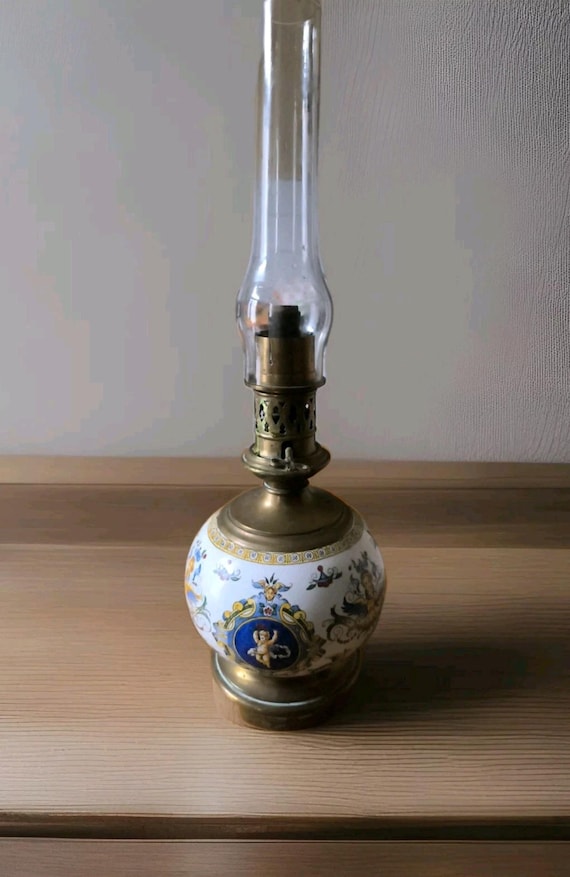 Gien oil lamp Renaissance decor cherubs grotesque birds with glass