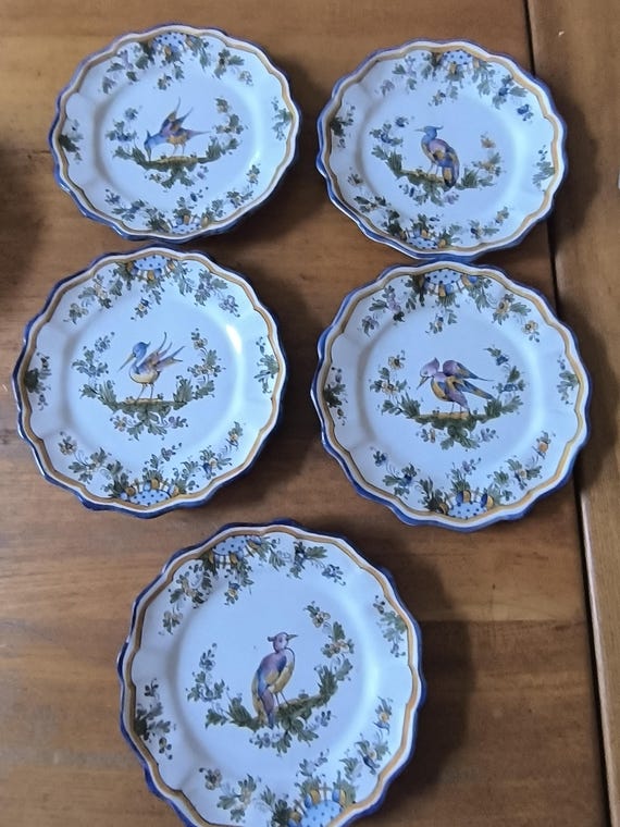 Alfred RENOLEAU (1854-1930) Five small Angoulême earthenware dessert plates decorated with birds